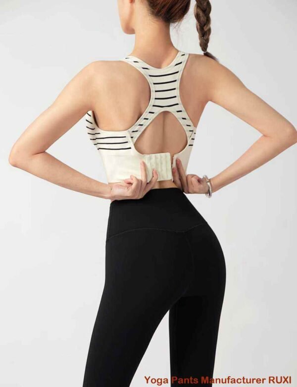 pantalones cortos de golf blancos