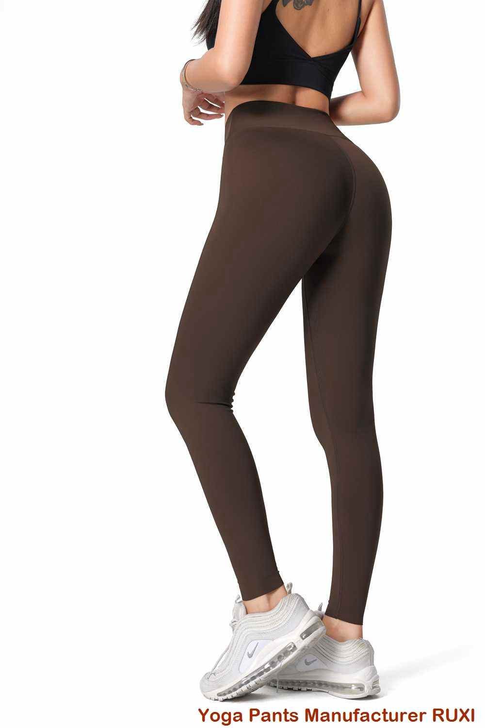 pantalones cortos de yoga blancos