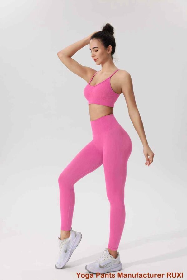 pantalones deportivos acampanados